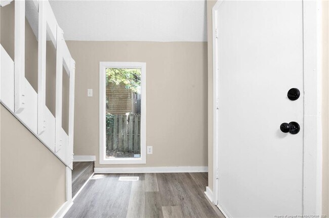 Building Photo - 325 Watergap Dr