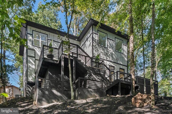 Building Photo - 811 Sligo Creek Pkwy