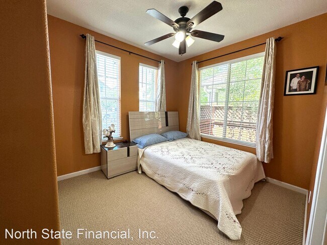 Building Photo - 5 br, 3.5 bath House - 1922 Cedar Falls Ave
