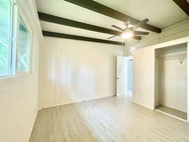 Building Photo - 1508 Keolu Dr