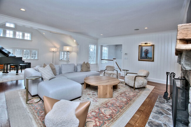 Building Photo - 15 Catamount Rd