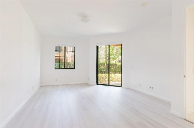 Building Photo - 2692 Center Ct Dr