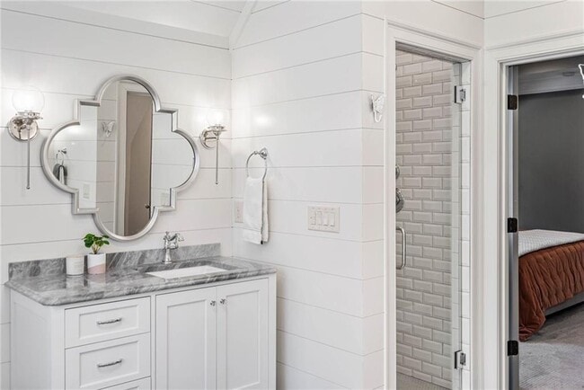 Building Photo - 5265 Peachtree Dunwoody Rd NE