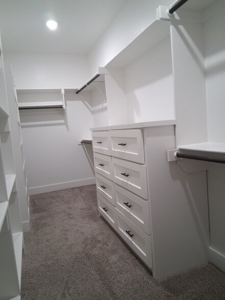 Building Photo - 1971 Edgewood Rd