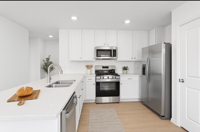 Building Photo - 3038 Mallorca Dr