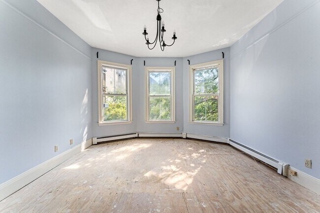 Building Photo - 42-44-44 Woodlawn St