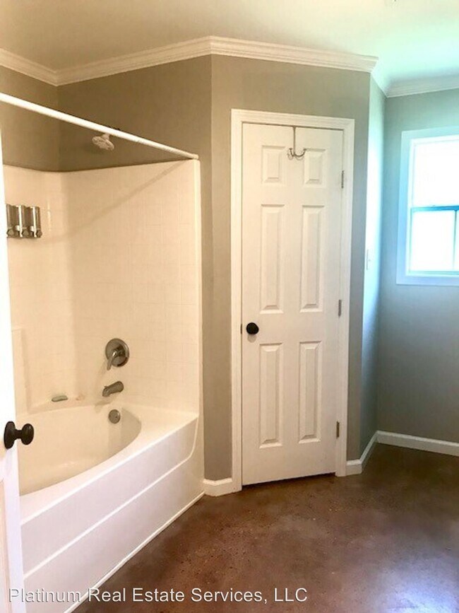 Building Photo - 3 br, 2 bath House - 12238 Falcon Crest