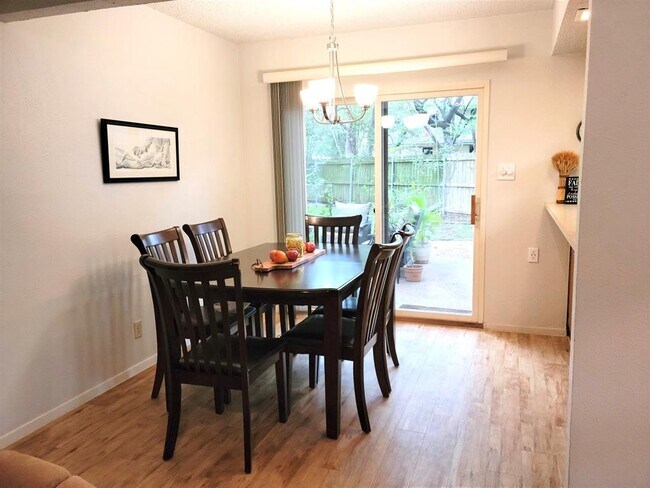 Building Photo - 6904 Argonne Forest Cove