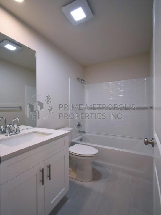 Building Photo - 15215 35th Ave W