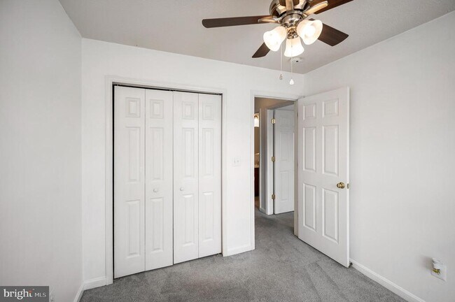 Building Photo - 104 Stingray Ct