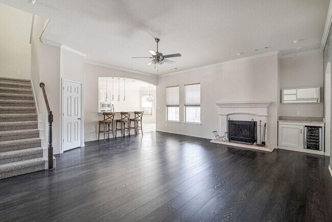 Building Photo - Spacious 4BR House in Burleson