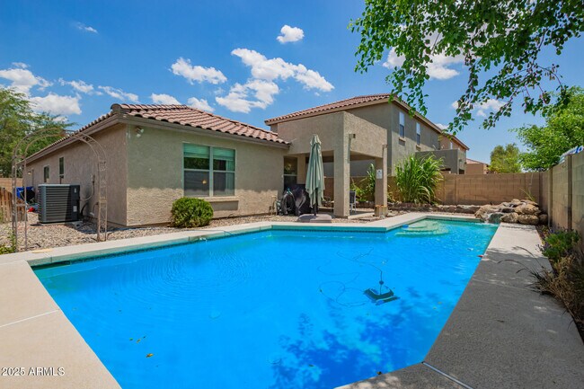 Building Photo - 9435 W Terri Lee Dr