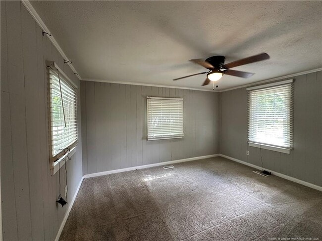Building Photo - 420 W Mountain Dr