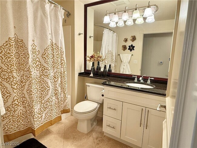 Building Photo - 270 E Flamingo Rd