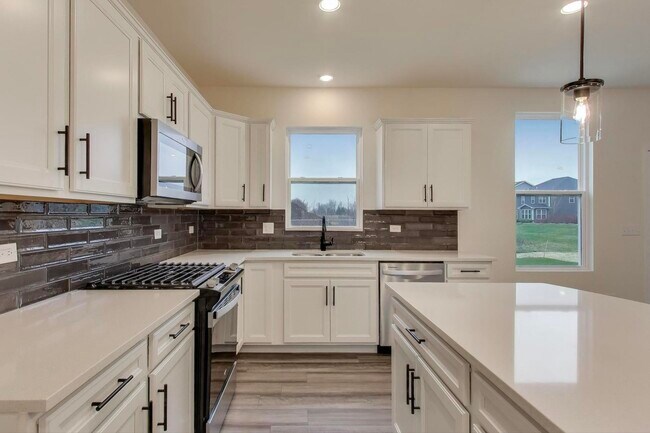 Building Photo - 2240 Bent Grass Wy