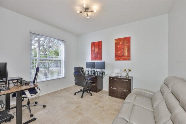 Building Photo - 823 Seminole Sky Dr