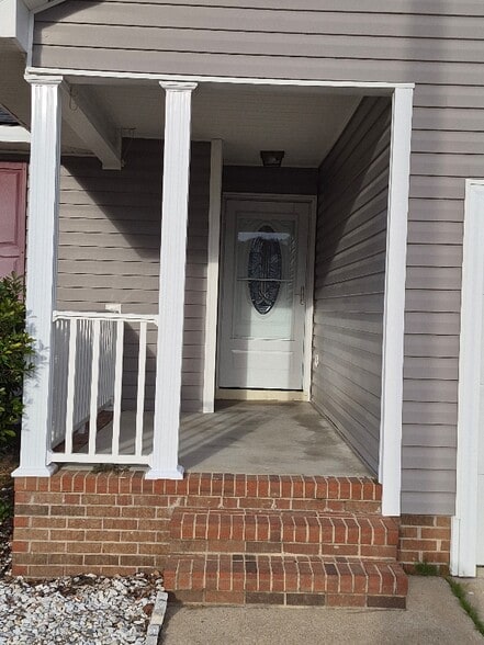 Building Photo - 1594 Menola Ct