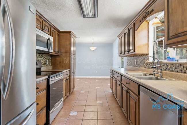 Building Photo - 2717 Honduras Dr