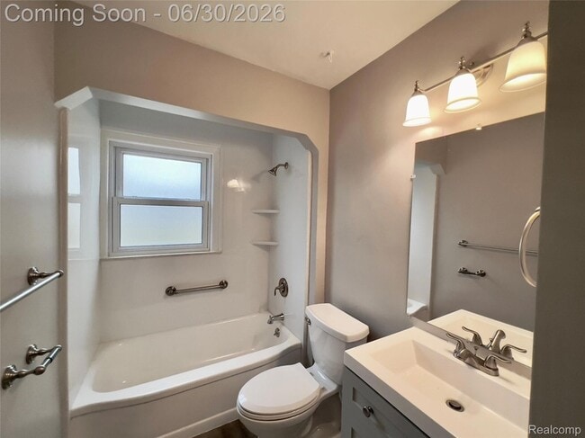 Building Photo - 318 Devillen Ave
