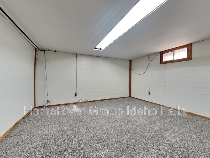 Building Photo - 420 8th St