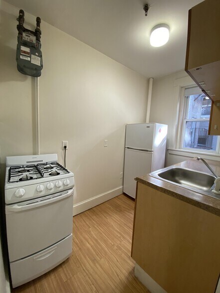 Building Photo - 1108 Boylston St