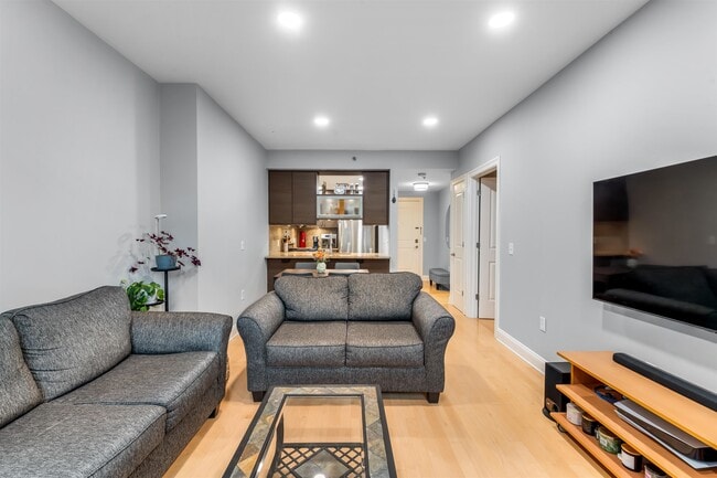 Building Photo - 10 Regent St