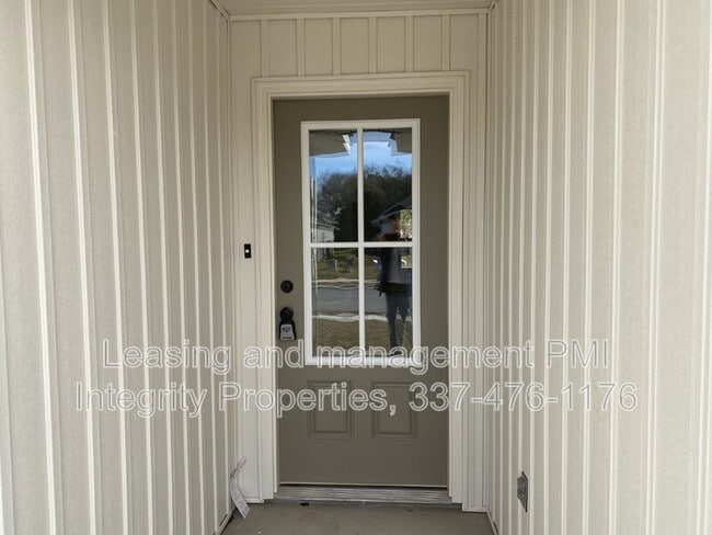 Building Photo - 204 Armstrong Dr