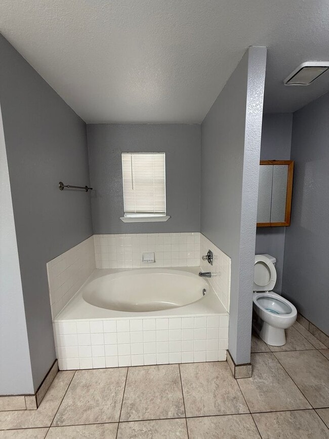 Building Photo - 4 Bedroom Home in Sonoma Ranch