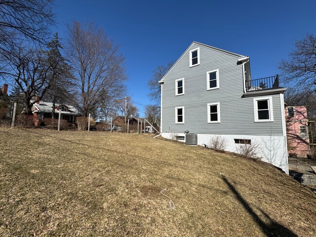 Building Photo - 313 Hudson St