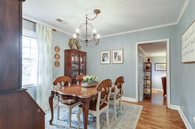 Building Photo - 3878 Lytle Cir