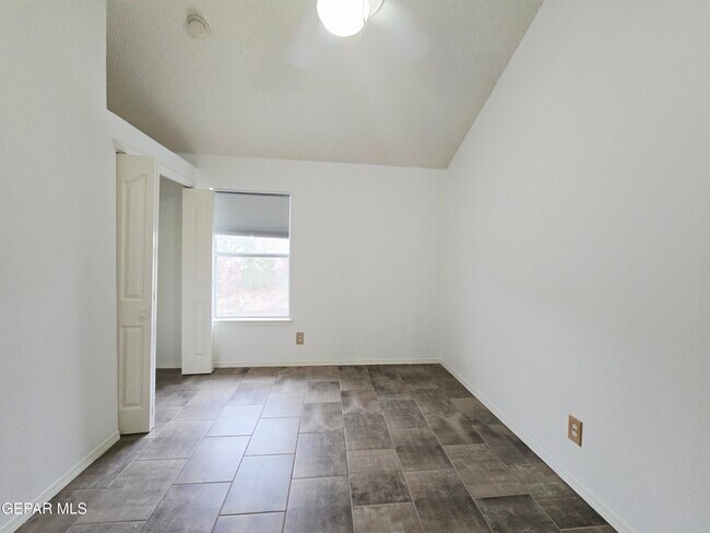 Building Photo - 1504 Bill Mueller Pl