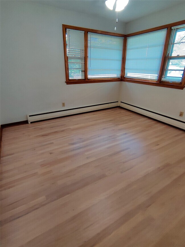 Building Photo - 3112 Belmont Ave