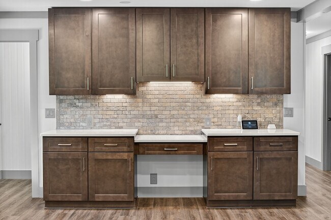 Building Photo - 3390 Tyree Springs Rd