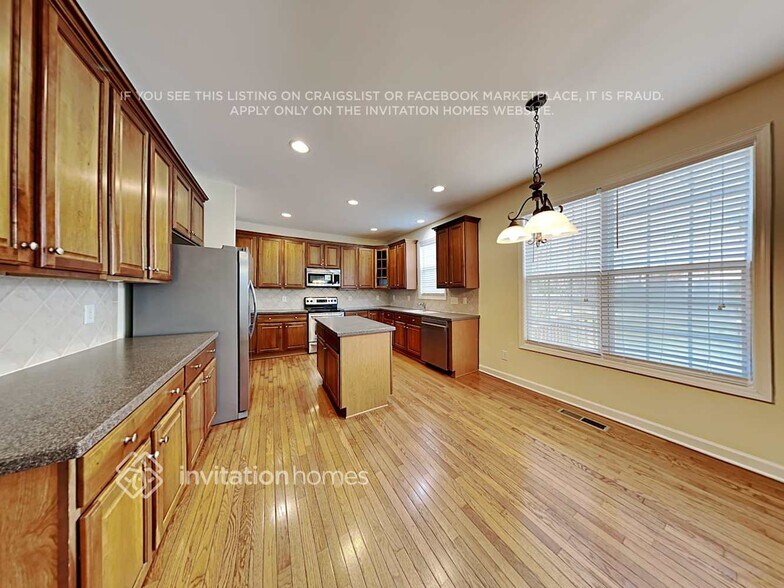 Building Photo - 1521 Lindenberg Square