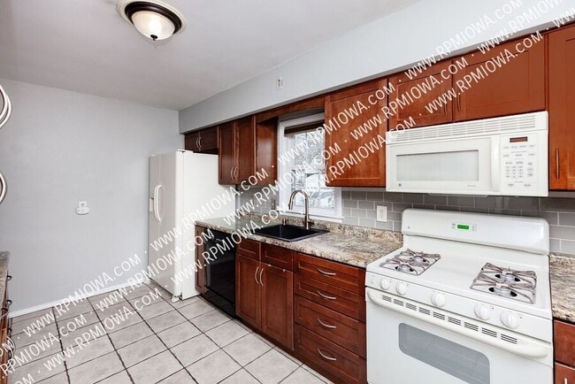 Building Photo - 3109 Holcomb Ave