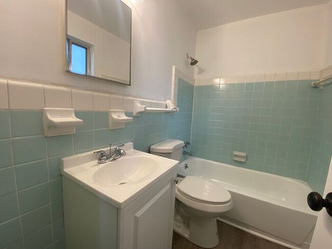 Building Photo - FULLY REMODELED West End Condo! Convenient...