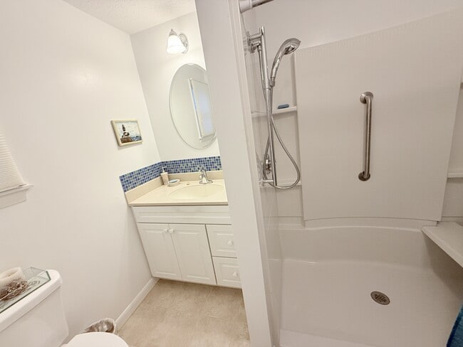 Building Photo - 29 Starlight Dr