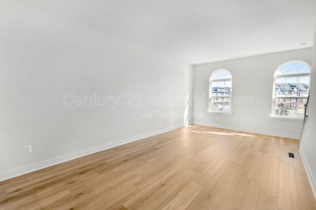 Building Photo - 14024 Sunrise Valley Dr