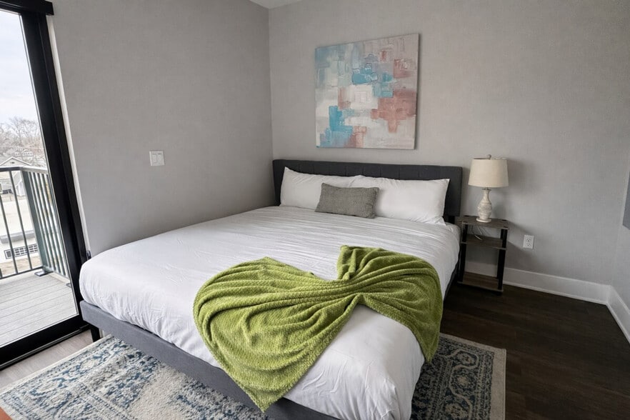 Building Photo - 4618 Douglas St