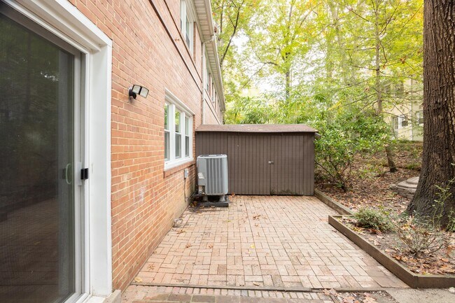 Building Photo - 8524 Manchester Rd