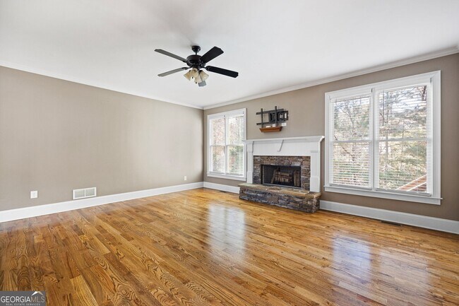 Building Photo - 215 Arthur Hills Dr