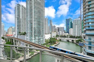 Building Photo - 690 SW 1st Ct