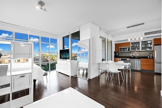 Building Photo - 3451 NE 1st Ave