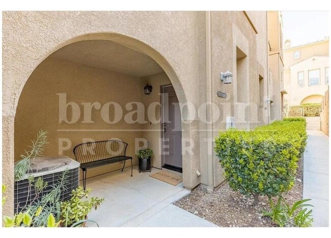 Building Photo - 727 Kellogg St