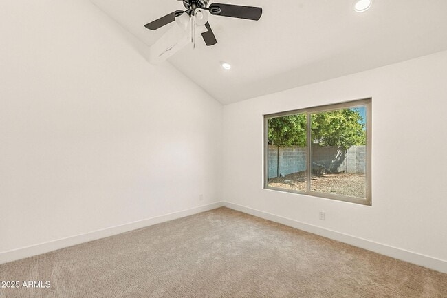 Building Photo - 11128 E Sahuaro Dr