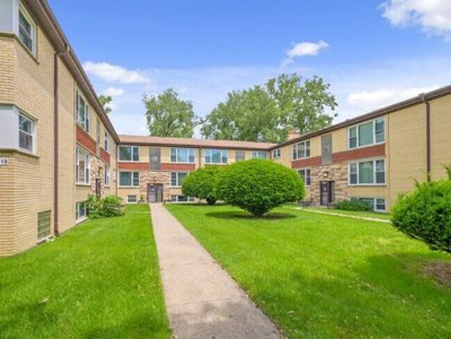 Building Photo - 1518-1528 W 99th St