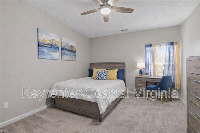 Building Photo - 1509 Broad Water Arch