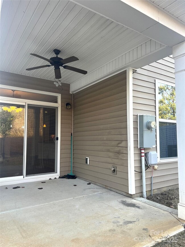 Building Photo - 13259 Savannah Point Dr