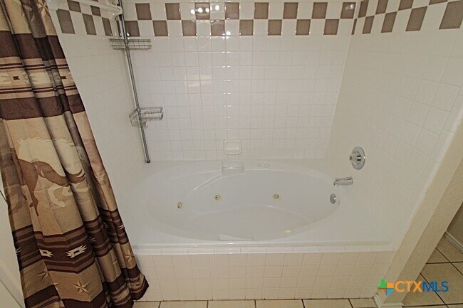 Building Photo - 4202 Jake Spoon Dr