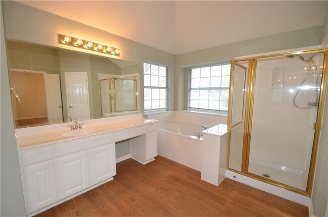 Building Photo - 3013 Sussex Gardens Ln